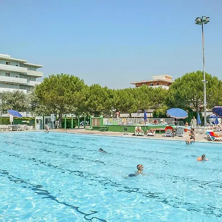 アパート 2 Bedroom Lovely In