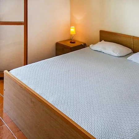 2 Bedroom Lovely In アパート ビビオーネ